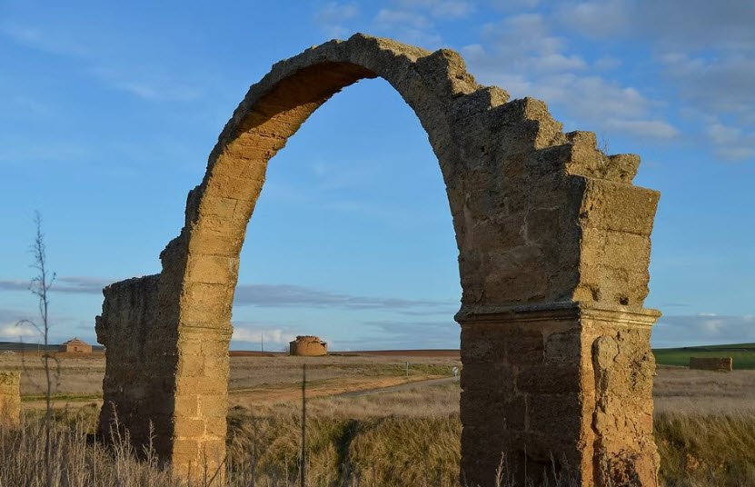 Torre Fortaleza (Ruinas), Spain